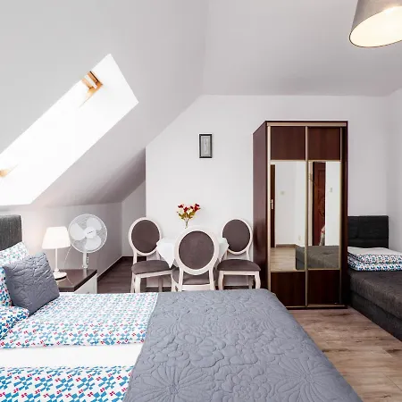 Quarto em Acomodações Particulares Claudia Sylwia Anna Kosieradzka *
