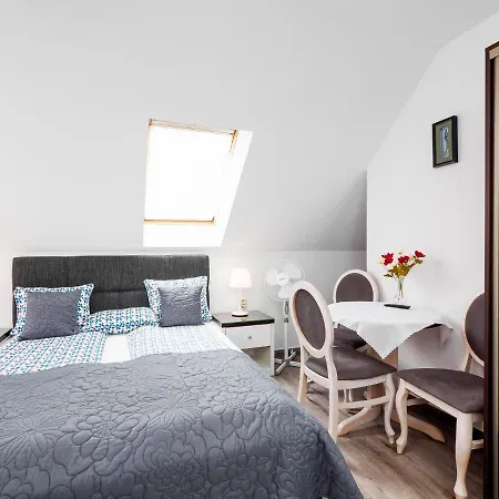Quarto em Acomodações Particulares Claudia Sylwia Anna Kosieradzka *